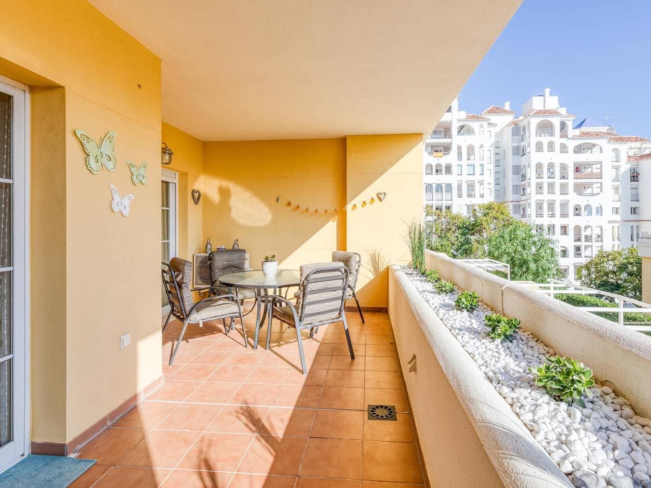 Foto 3 von 25: Komfortable Apartment in Estepona mit Terrasse und Gemeinschaftspool, nahe der Marina
