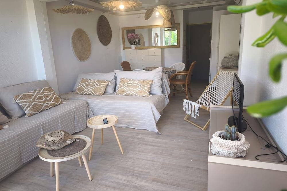 Foto 3 von 30: Gemütliche klimatisierte Wohnung mit Privatgarten, Pool & Parkplatz