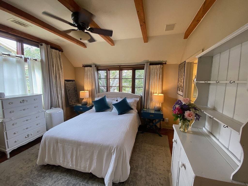 The Charming Tudor Cottage Apartment 1