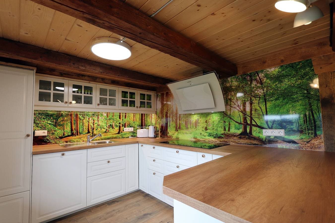 Foto 9 von 34: Kabine 'Ferienhütte Biobetrieb Lippenhof' mit Privatterrasse und Balkon