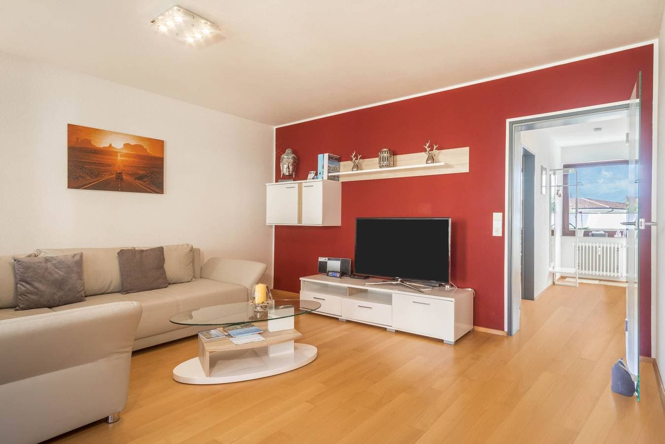 Foto 2 von 26: Moderne Ferienwohnung "Imelda" mit Balkon, Seeblick, WLAN