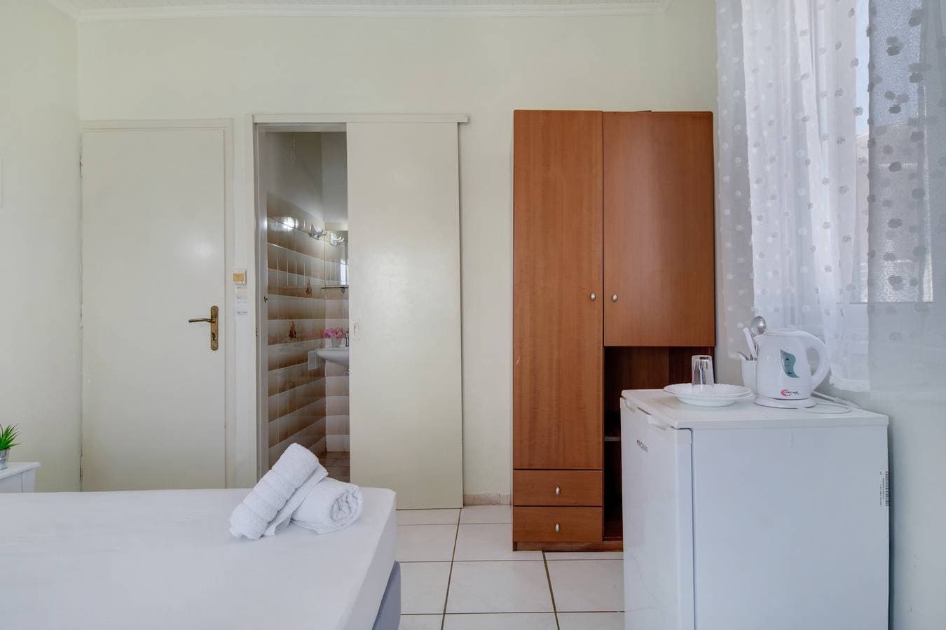 Foto 9 von 19: Zimmer 'S9 Room' mit Meerblick, WLAN und Klimaanlage