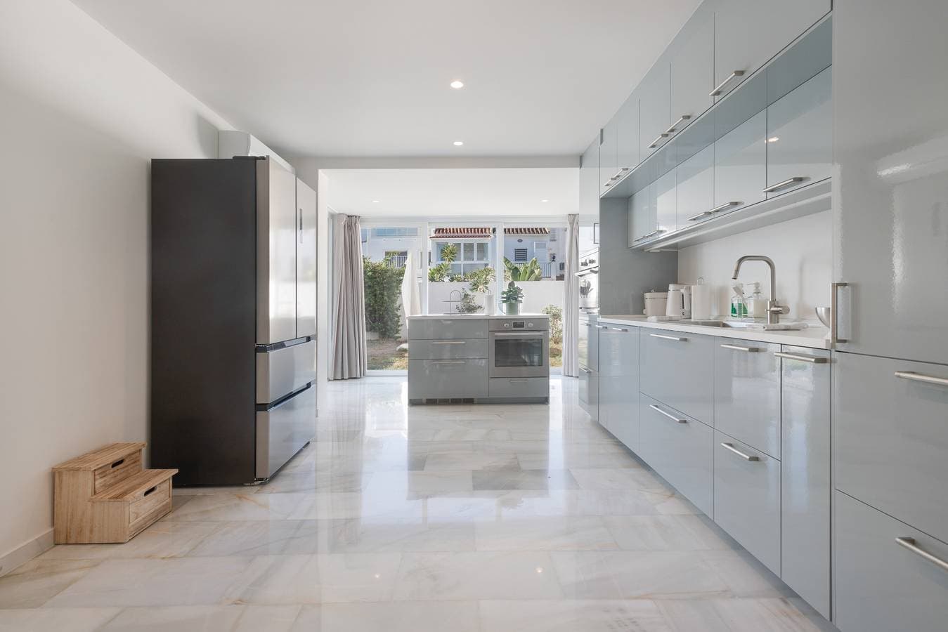 Foto 8 von 45: Ferienhaus 'Luxuriöses und Modernes Familienhaus' mit Privater Terrasse, WLAN und Klimaanlage