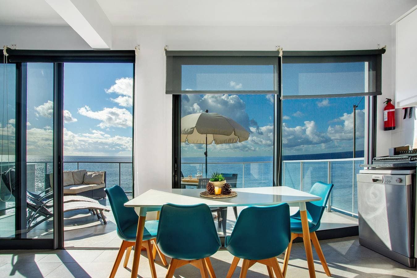 Foto 6 von 43: Ferienwohnung 'The Wave House - Two Bedroom' mit Meerblick, Wi-Fi und Klimaanlage