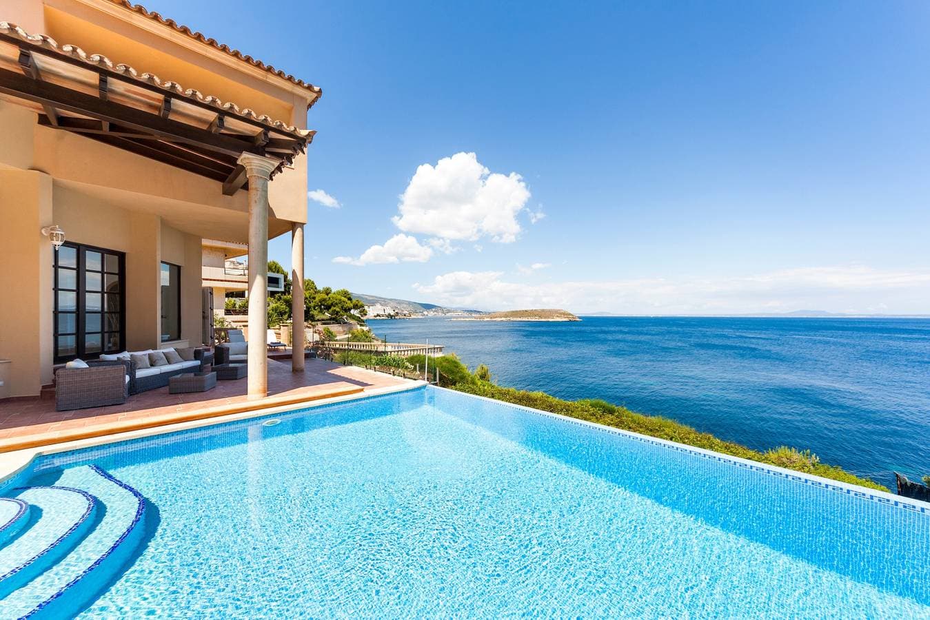 Villa Juan Carlos 1