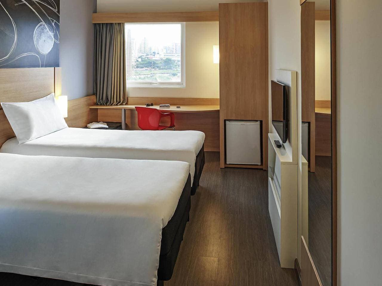 Foto 6 von 12: Standard Apartment with Two Single Beds