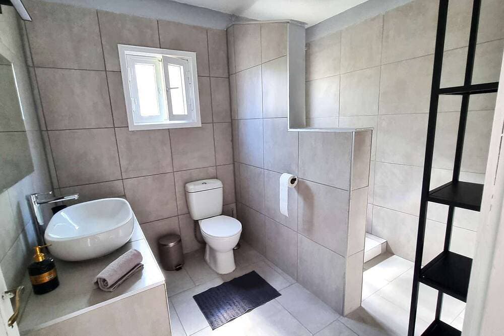 Foto 11 von 28: Center 2br | 250m walk from beach | parking :)