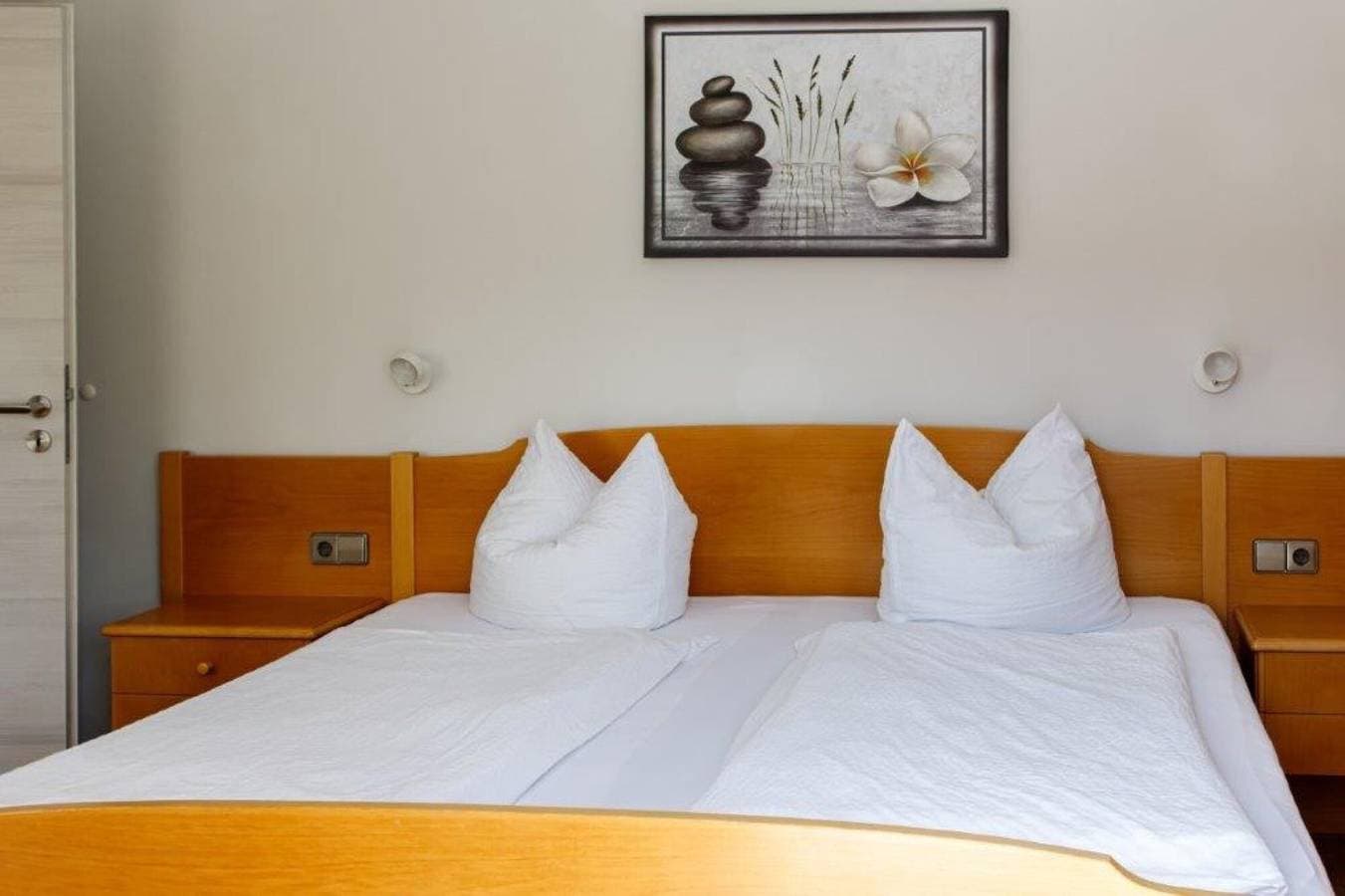 Foto 7 von 12: Ferienwohnung 'Fewo 1 - Elstar' mit Gemeinschaftsgarten, Balkon und WLAN