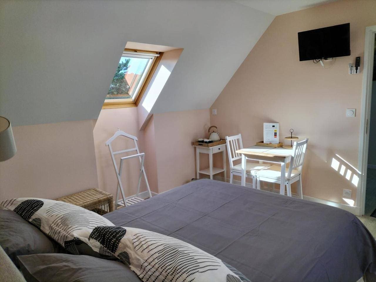 Foto 10 von 22: Double Room with Private Bathroom