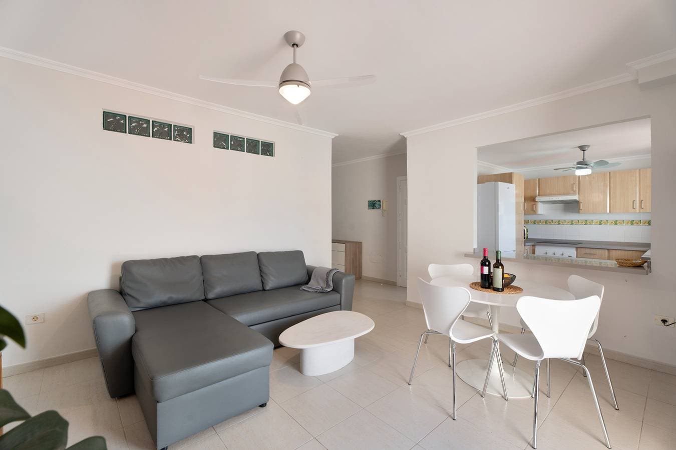 Foto 3 von 28: Ferienwohnung 'Ático Bellavista Alcalá' mit Privatterrasse und WLAN