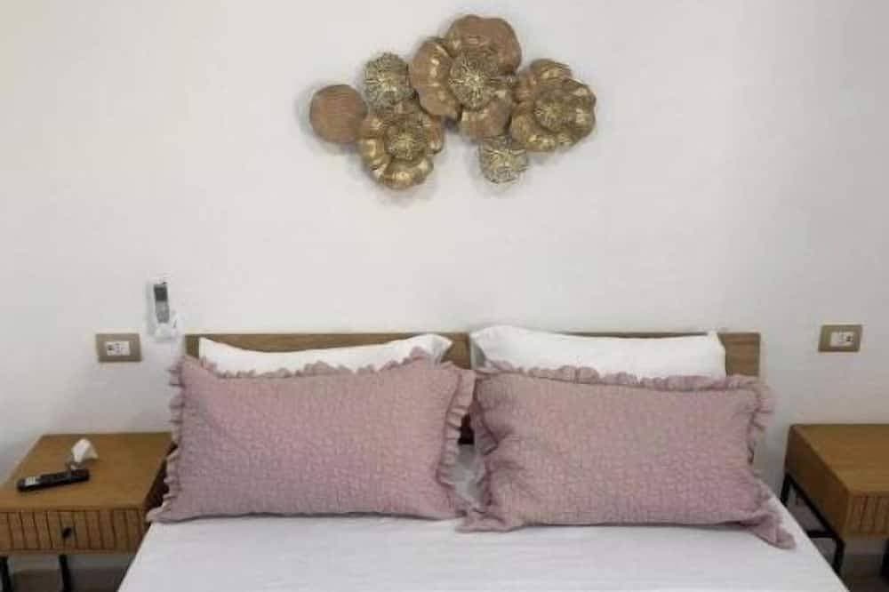 Foto 6 von 30: Attinie Apartment – ​​Relax and enjoy the sea view just steps from the beach.