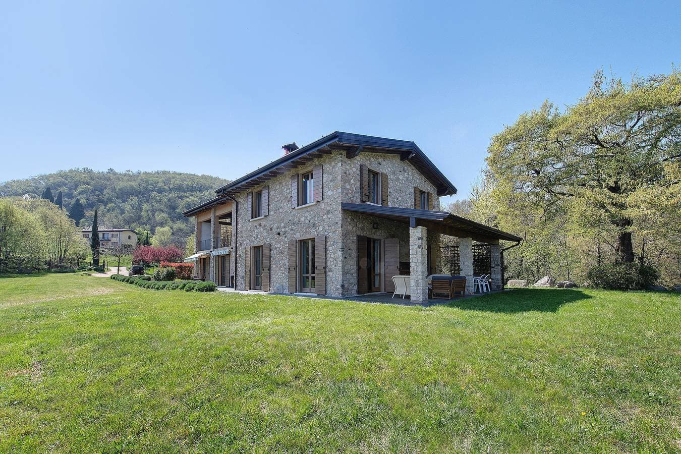Foto 3 von 42: Villa „Agriturismo Casa Del Castagneto“ mit Seeblick, privater Terrasse & WLAN
