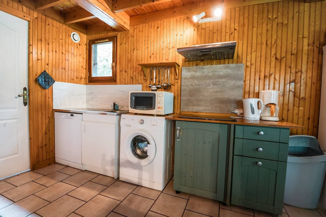 Foto 5 von 35: Chalet Noël des Champs für 8 Personen mit Gemeinschaftspool, Terrasse und WLAN