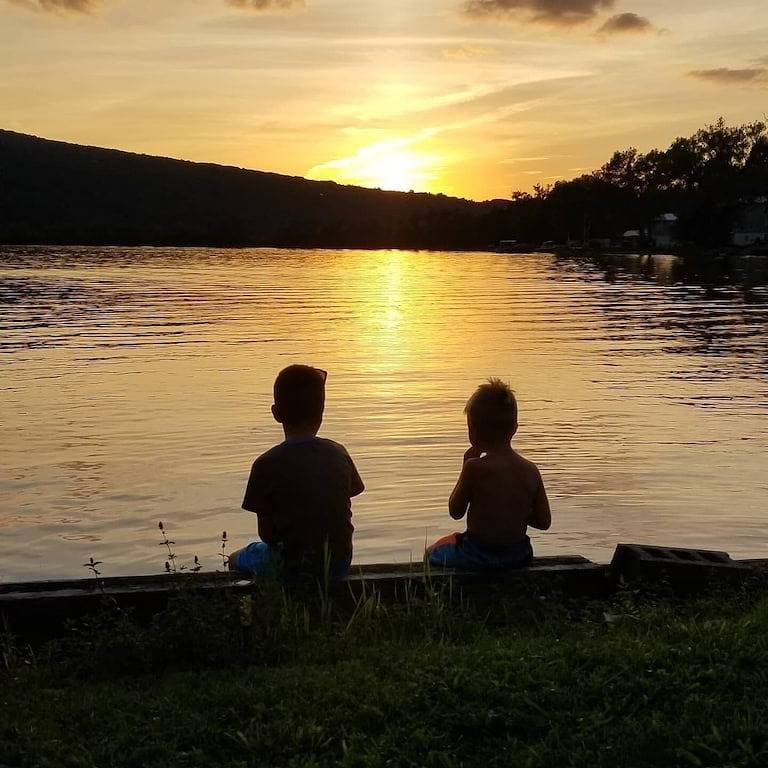 Foto 9 von 33: Sonnenuntergangs-Liebhaber Traum! Seeufer-Hütte auf Otisco!