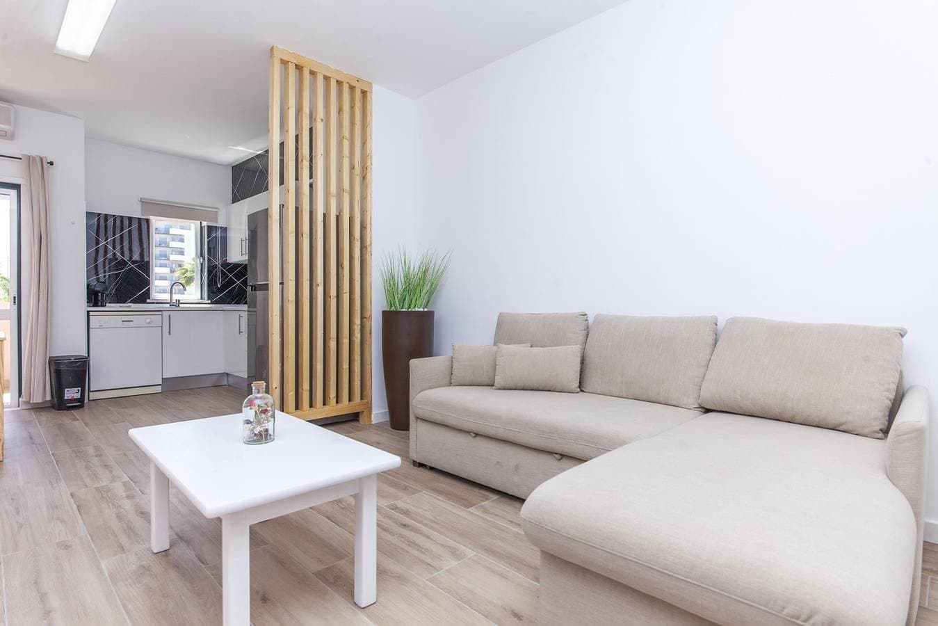 Foto 6 von 34: Ferienwohnung für 3 Personen mit Balkon