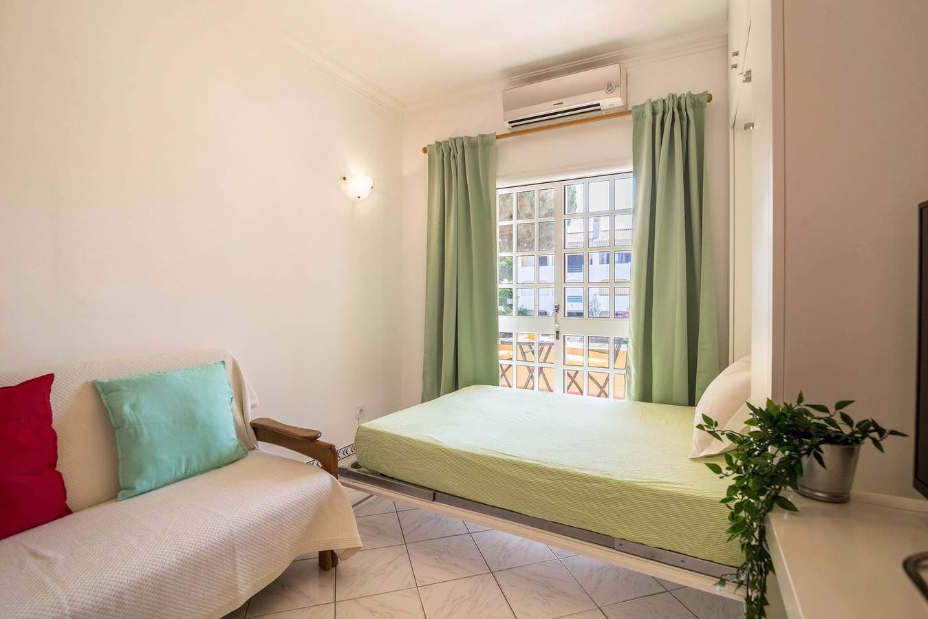 Foto 11 von 20: Schöne Ferienwohnung Marjoh Al mit Pool, Balkon, Klimaanlage und WLAN