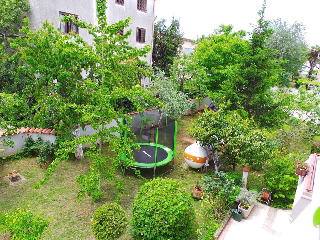 Foto 9 von 22: Ferienwohnung mit Sat-TV und Garten