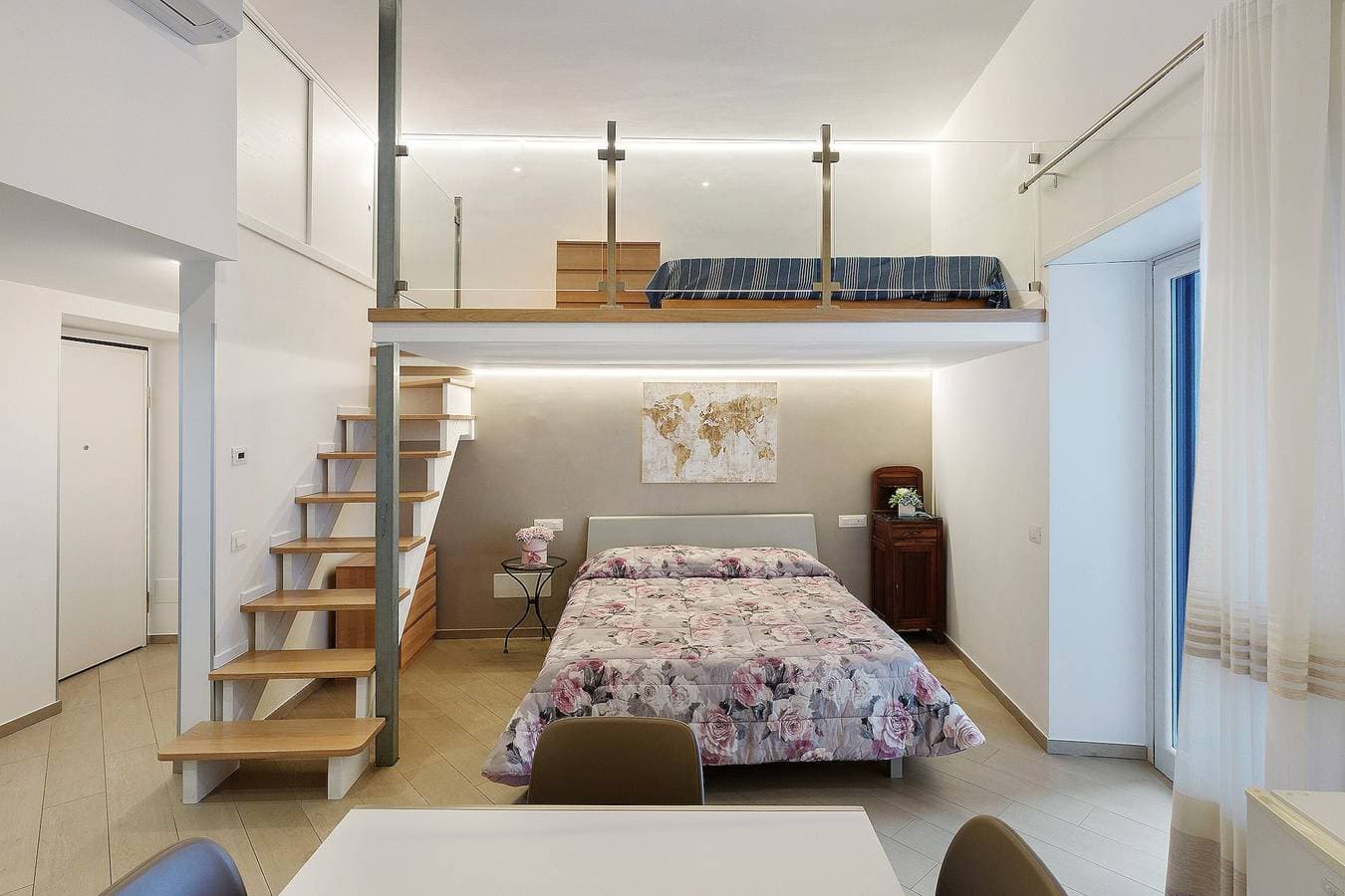 Foto 3 von 19: Ferienwohnung 'Casa Imperati' mit Bergblick, WLAN und Klimaanlage