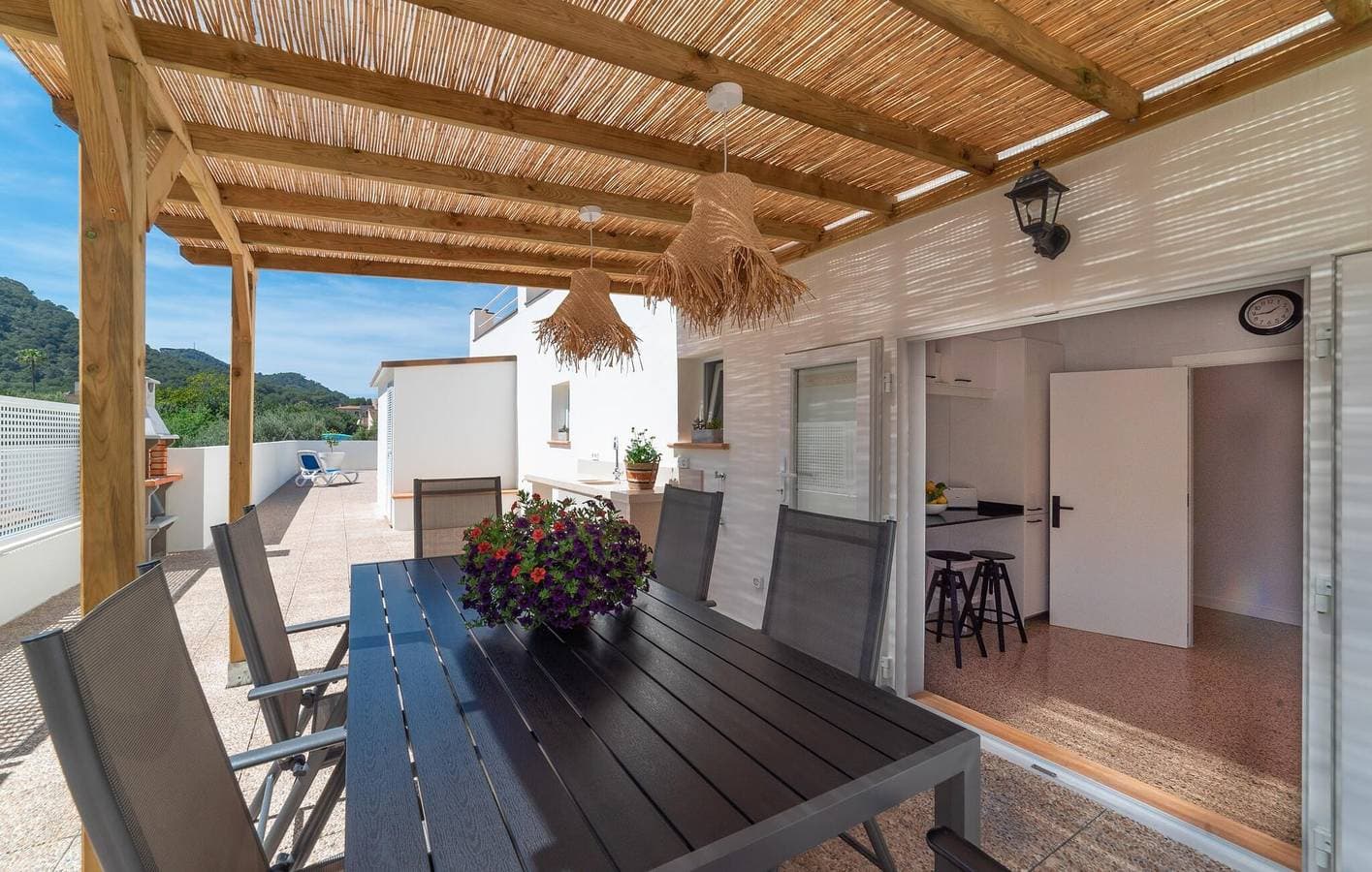 Foto 8 von 41: Sunny Beach Retreat mit Terrasse und Grill