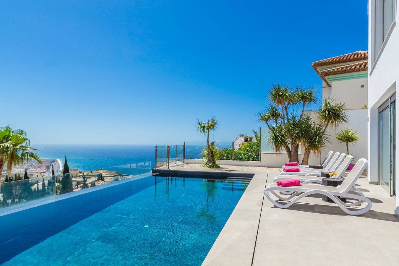 Foto 3 von 42: Villa 'Malaika' mit Meerblick, WLAN und Klimaanlage