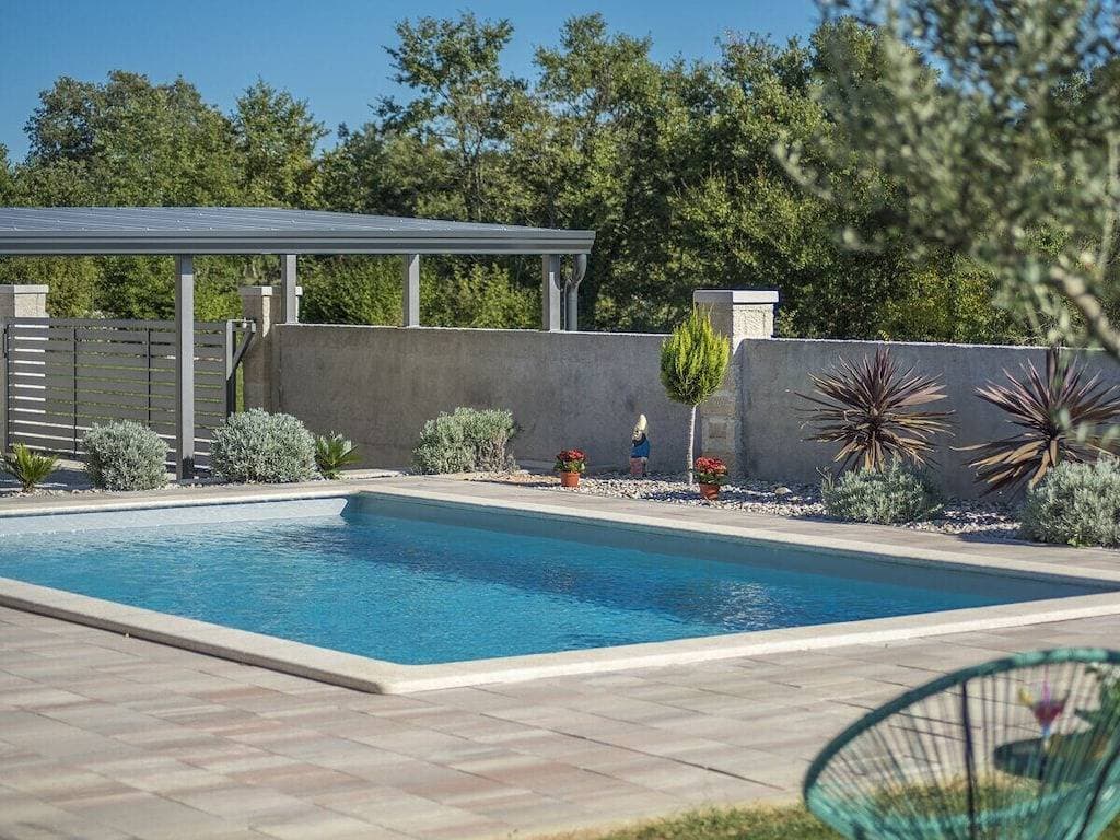 Foto 6 von 20: Villa in Tinjan mit Schwimmbecken