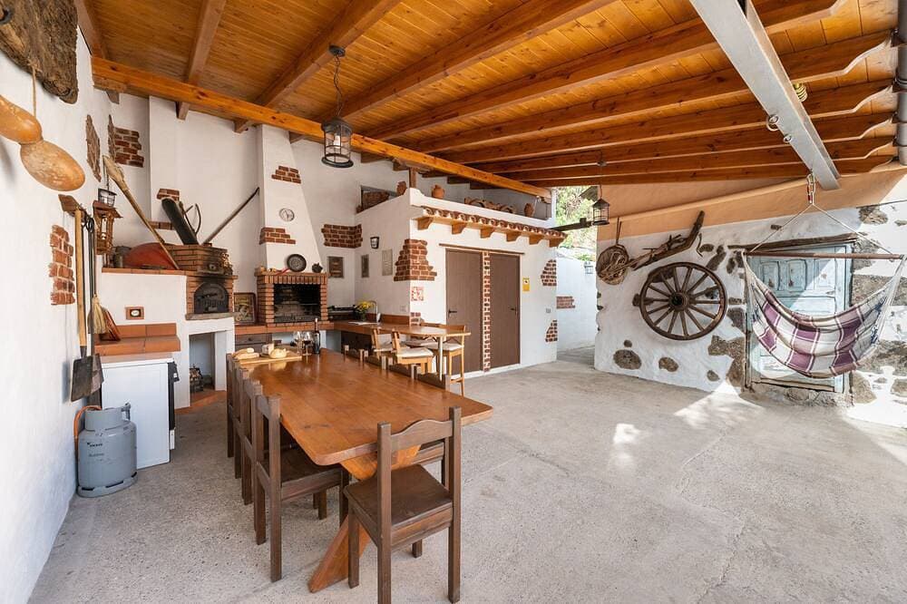 Foto 13 von 30: Quiet and cozy rural house with Jacuzzi and Barbecue