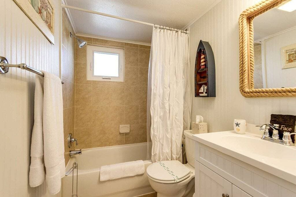 Foto 10 von 50: Wohnung mit Meerblick 1 Schlafzimmer | Weg zum Jacksonville Strand | Pool + Kingsuite