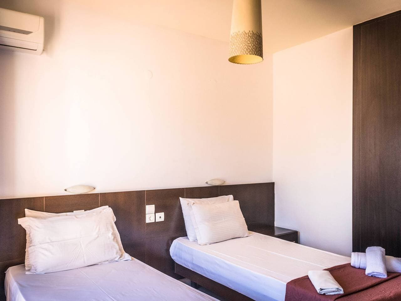 Foto 9 von 14: Niriides Villas_ Dafne _ 3-Schlafzimmer privater Pool