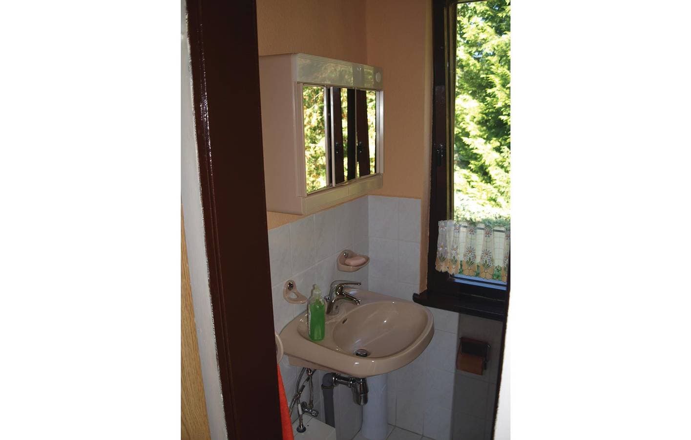 Foto 8 von 11: Rückzugsort am Fluss: Garten, Terrasse, Parkplatz - Warnow 200m