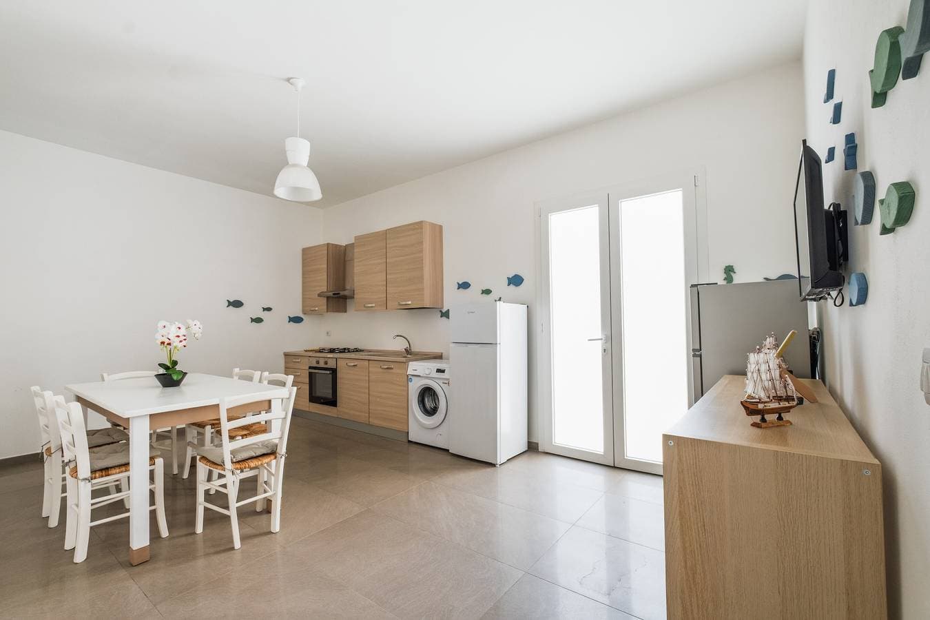 Foto 5 von 30: Mirèa – Luxuriöse Küstenvilla mit Gemeinschaftsgarten, WLAN und Klimaanlage