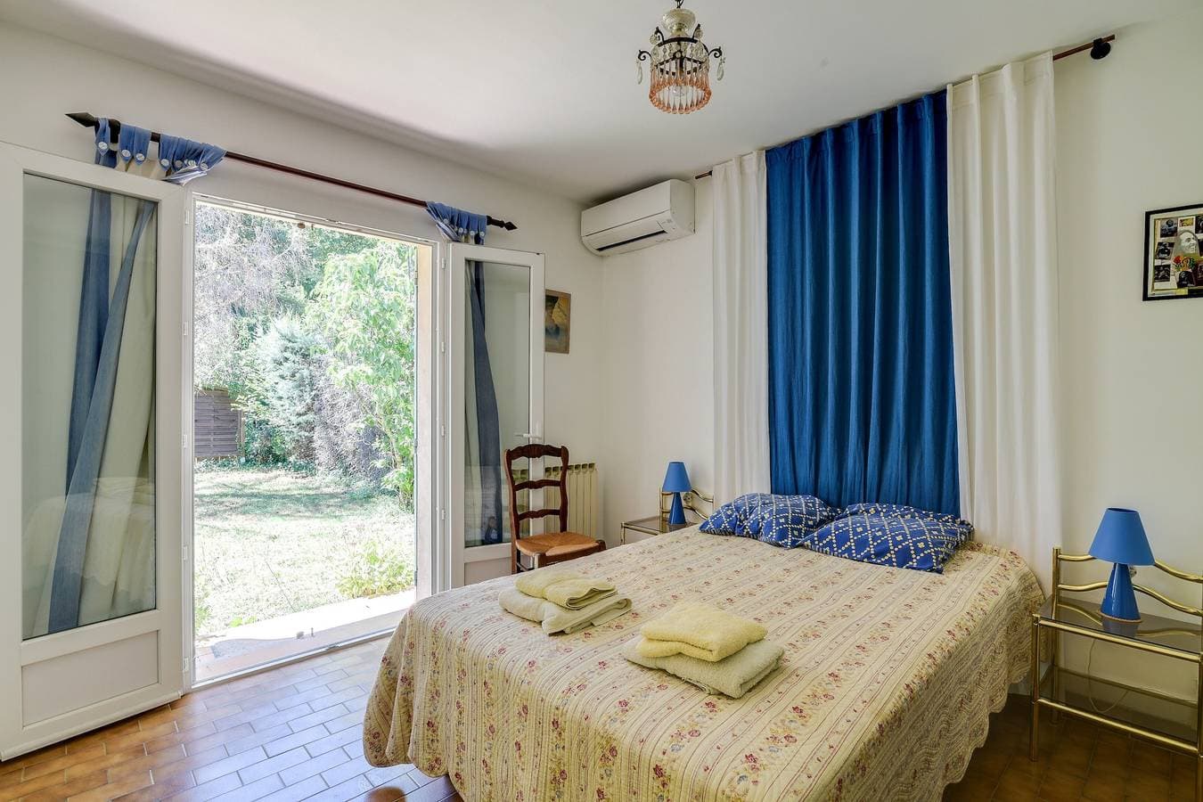 Foto 13 von 34: Ferienhaus 'Domaine Du Courroussouve' mit Bergblick, WLAN und Klimaanlage