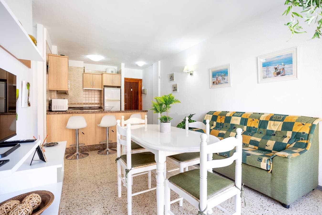 Foto 13 von 66: Ferienwohnung für 4 Personen mit Terrasse