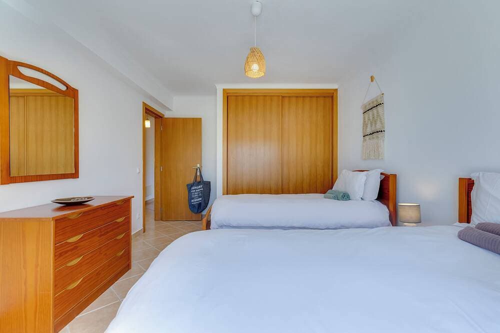 Foto 8 von 30: Rustic Chic Villa with solar heated Pool five minutes from the beach!