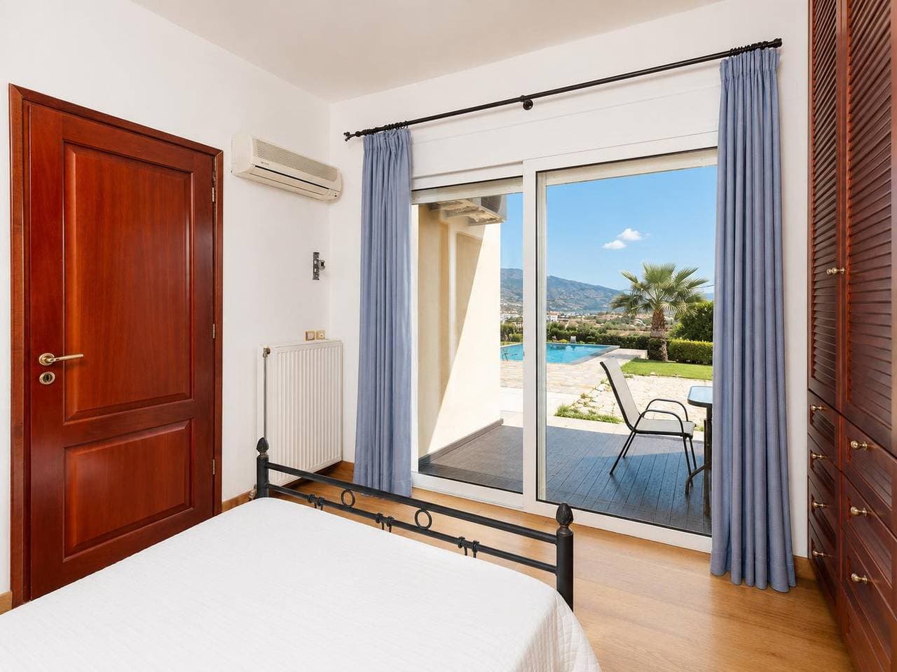 Foto 12 von 28: Villa für 10 Personen mit Balkon
