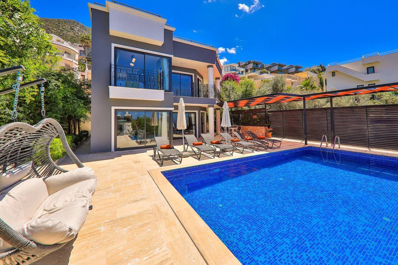 Foto 2 von 58: Villa für 6 Personen mit Balkon