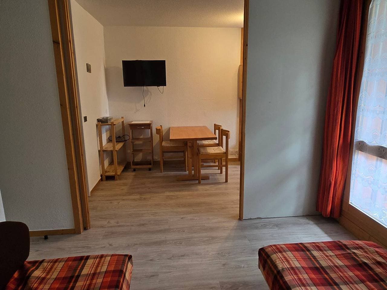 Foto 2 von 12: Studio mit Terrasse, nahe Zentrum und Pisten