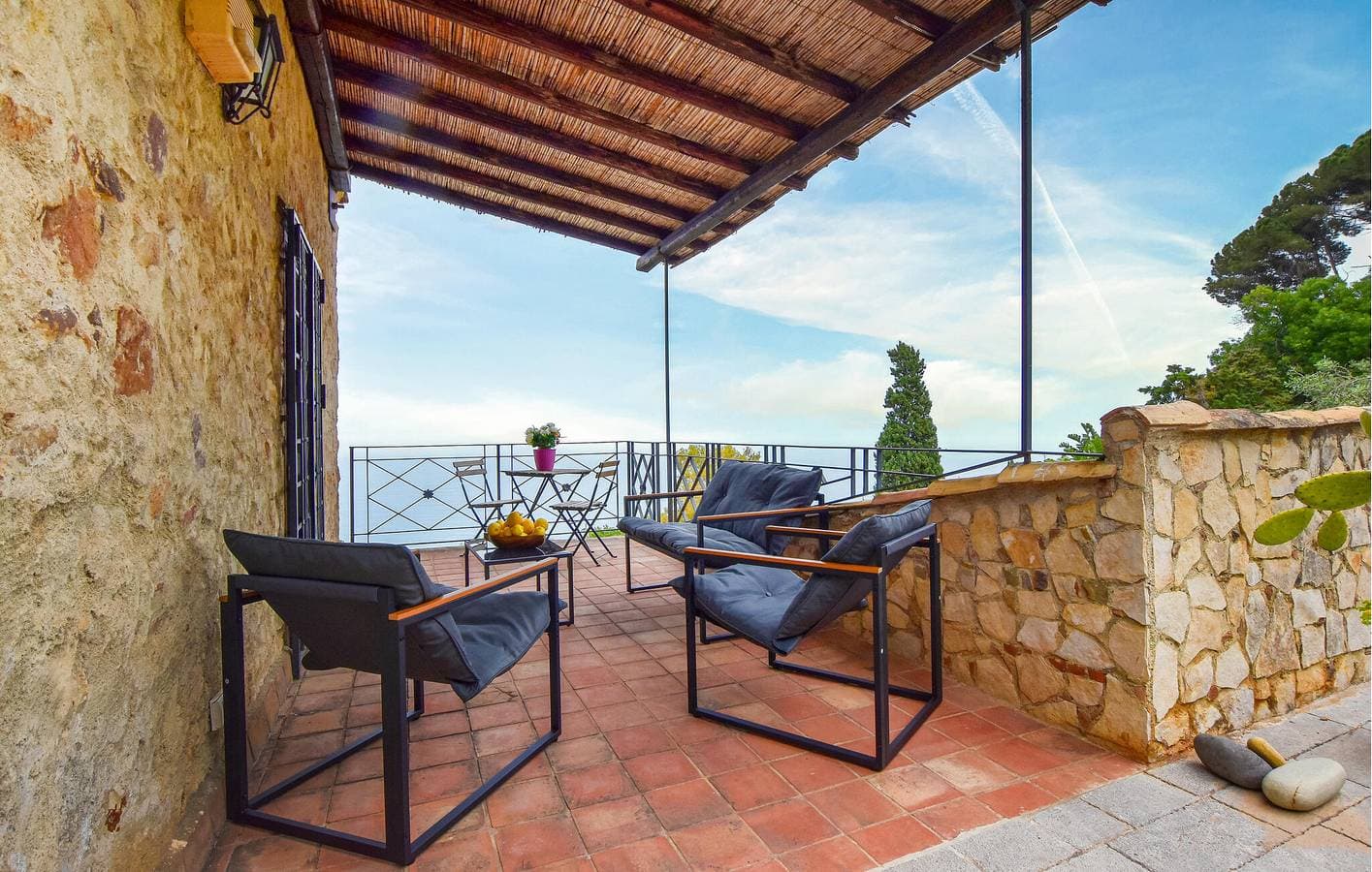 Foto 4 von 35: Apartment mit Meerblick, Pool, WLAN und Terrasse – nur wenige Schritte vom Strand entfernt