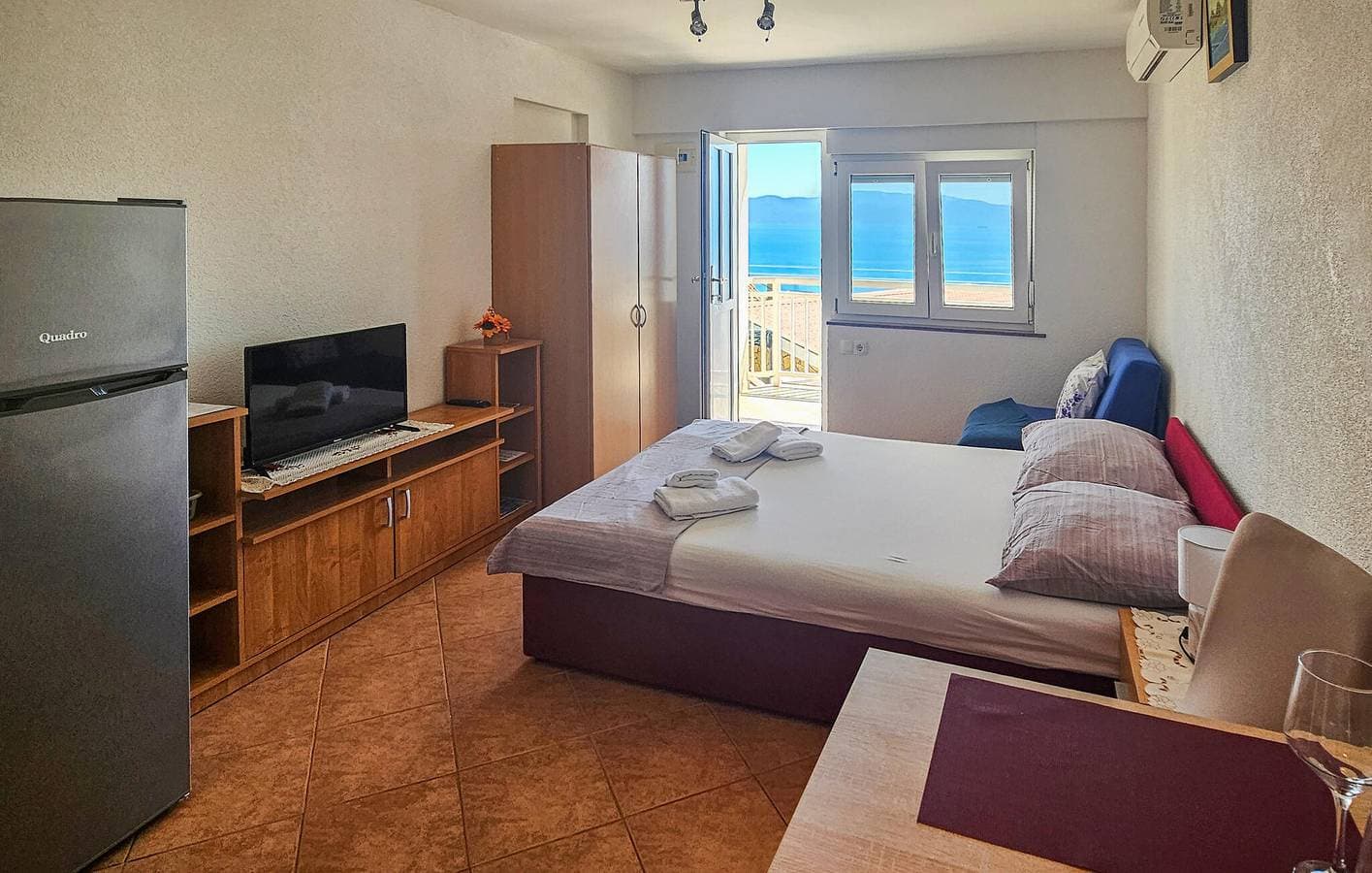 Foto 7 von 28: Entspannendes Apartment mit Pool in der Nähe der Küste, von Restaurants und des Stadtzentrums