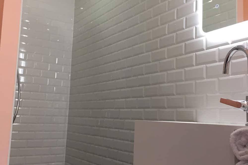 Foto 4 von 11: Studio-Stadt-Ensuite mit Dusche