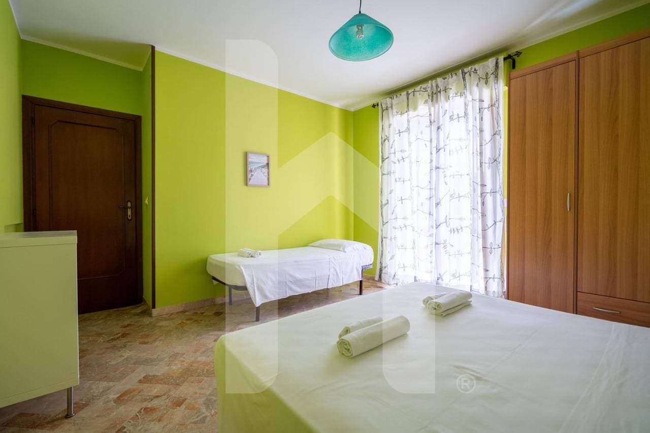 Foto 2 von 5: Two-Bedroom Apartment with Balcony and Sea View
