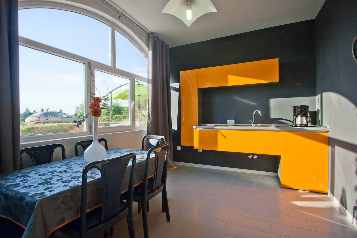 Foto 2 von 12: Ferienwohnung für 4 Personen mit Balkon/Terrasse