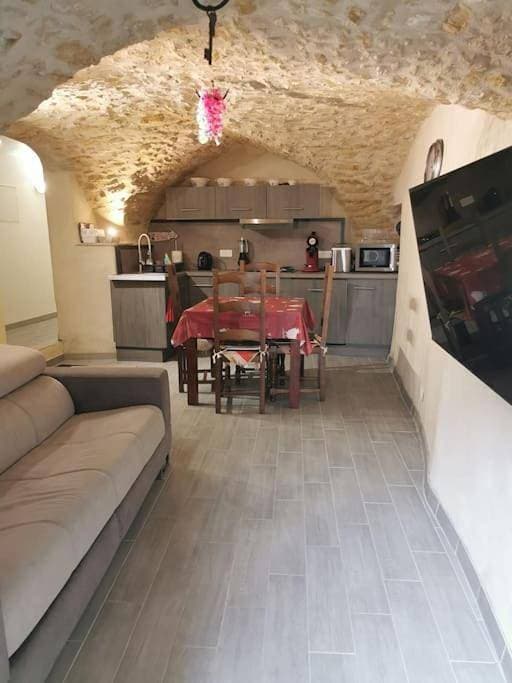 Petite maison de village charmante et authentique 1