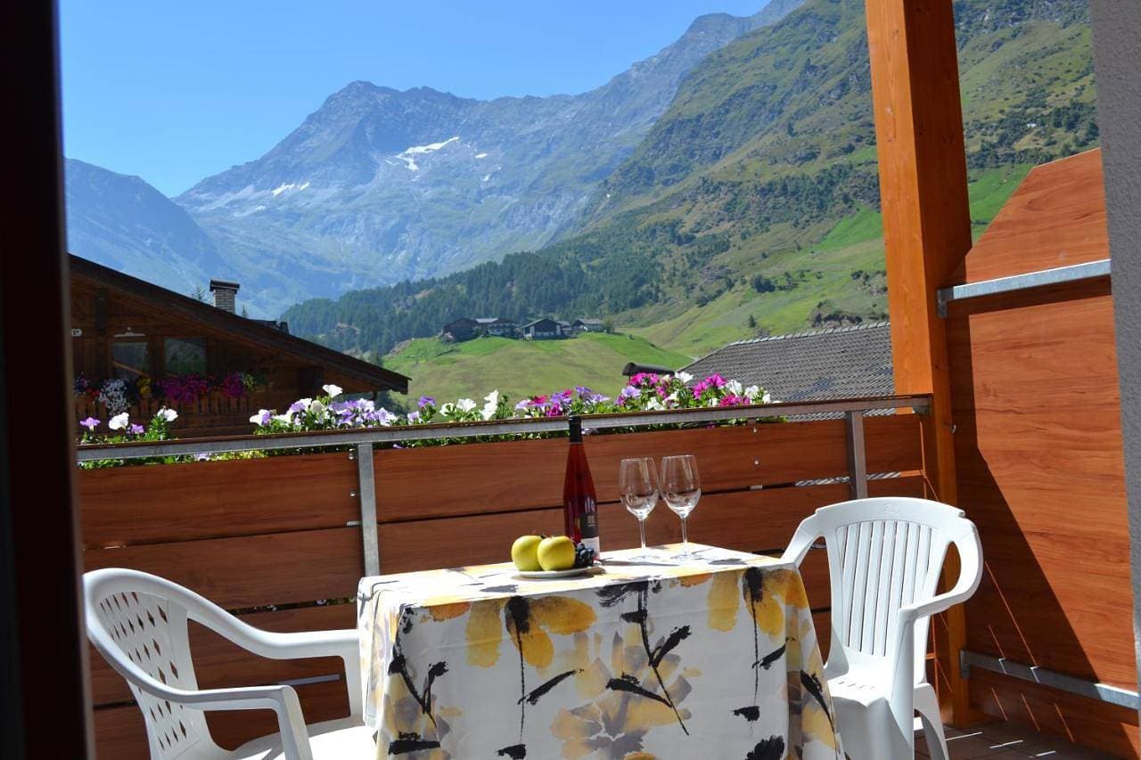 Foto 5 von 11: Double Room with Balcony