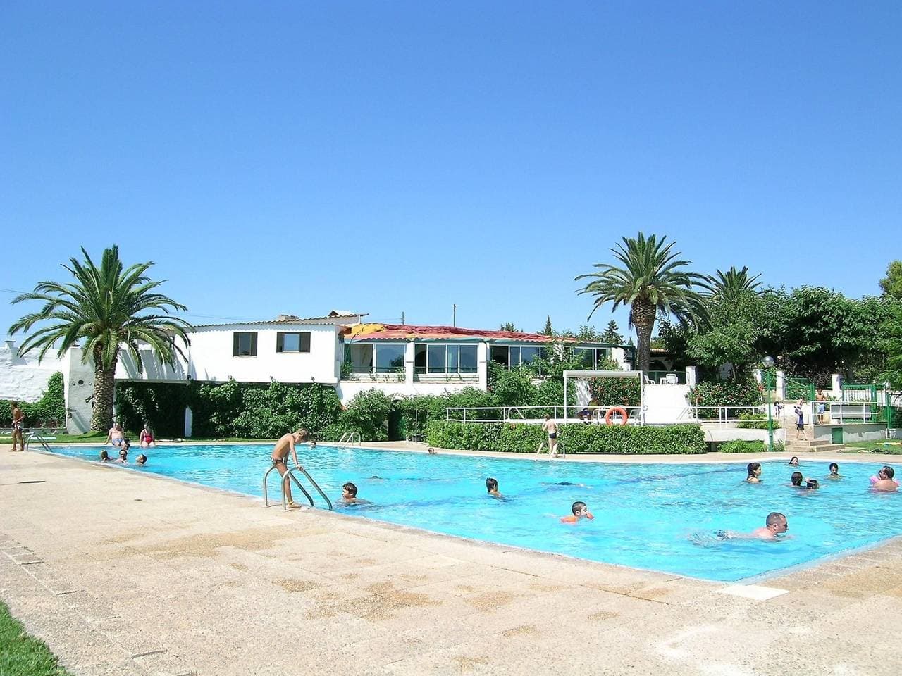 Foto 6 von 27: Bungalow für 3 Personen mit Pool