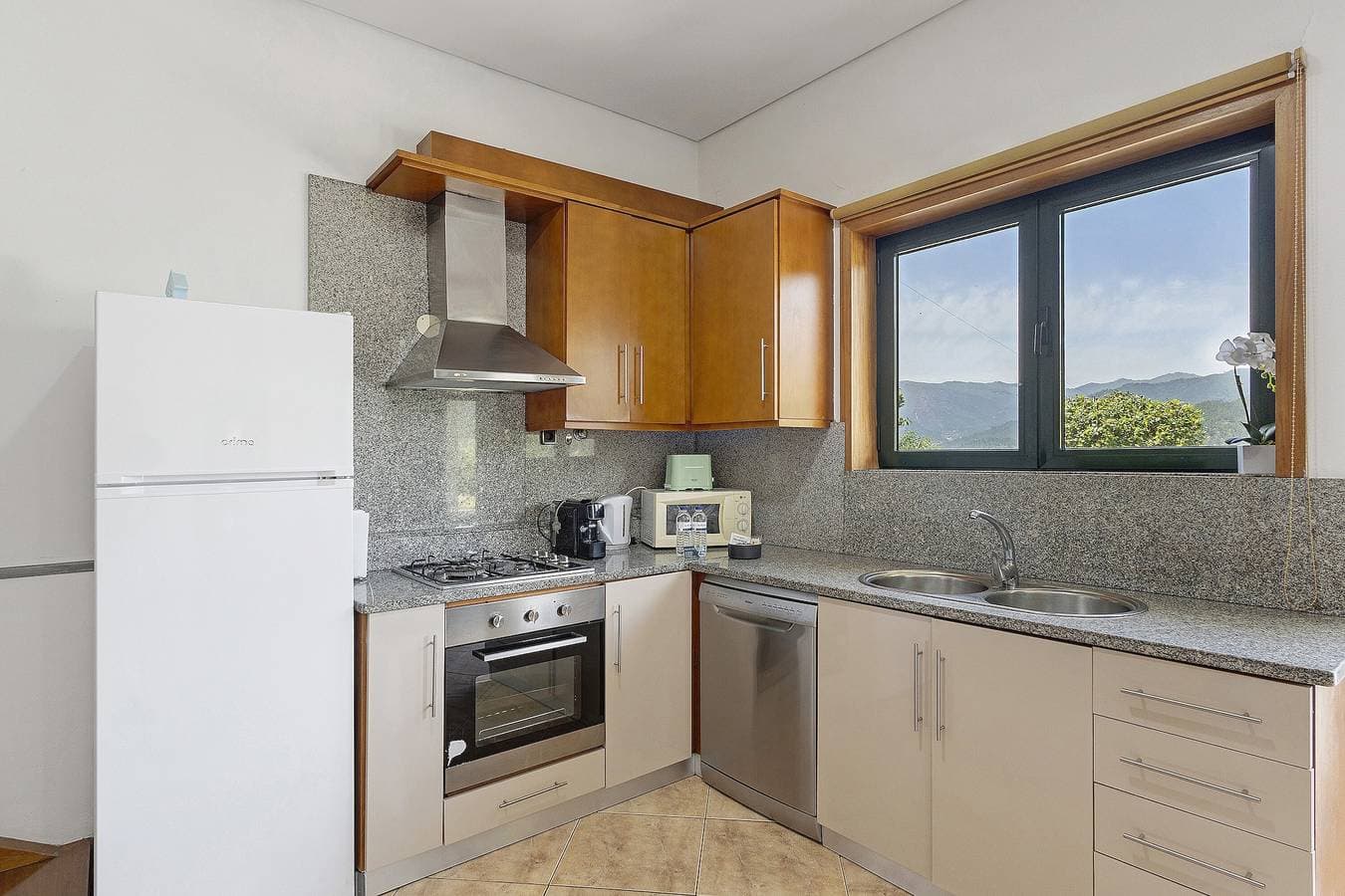 Foto 7 von 29: Apartment 'Casa Das Pedras' mit Seeblick, WLAN und Klimaanlage