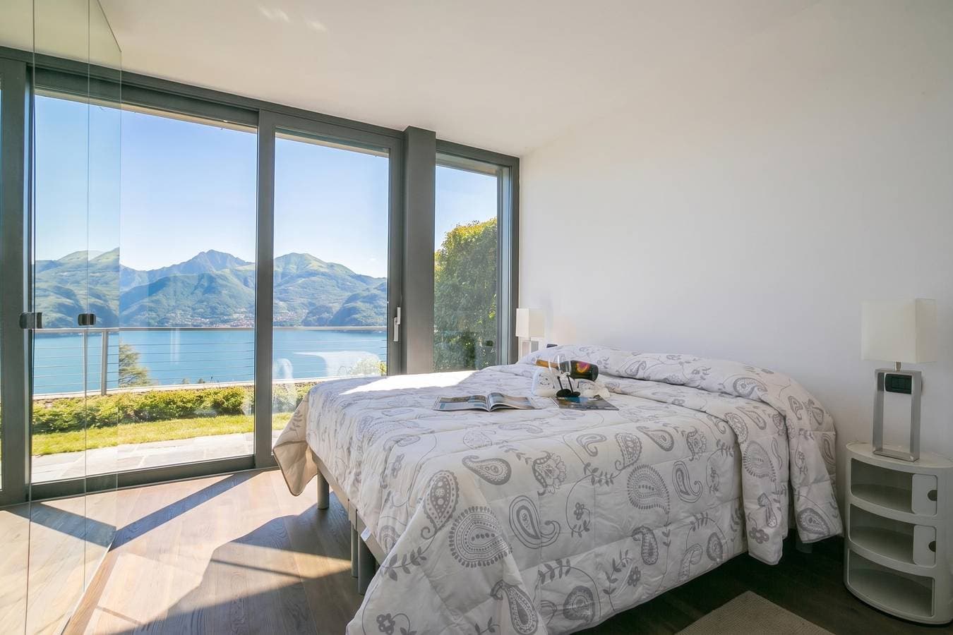 Foto 10 von 30: Penthouse-LakeView-AC-PrivateGarden
