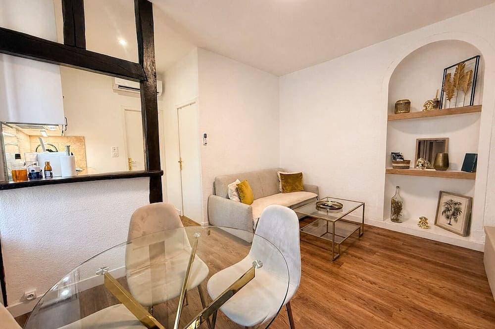 Phoebus 2-Apartment-Ensuite-Standard-No view 1