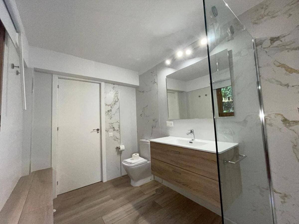 Foto 7 von 42: Two-Bedroom Apartment