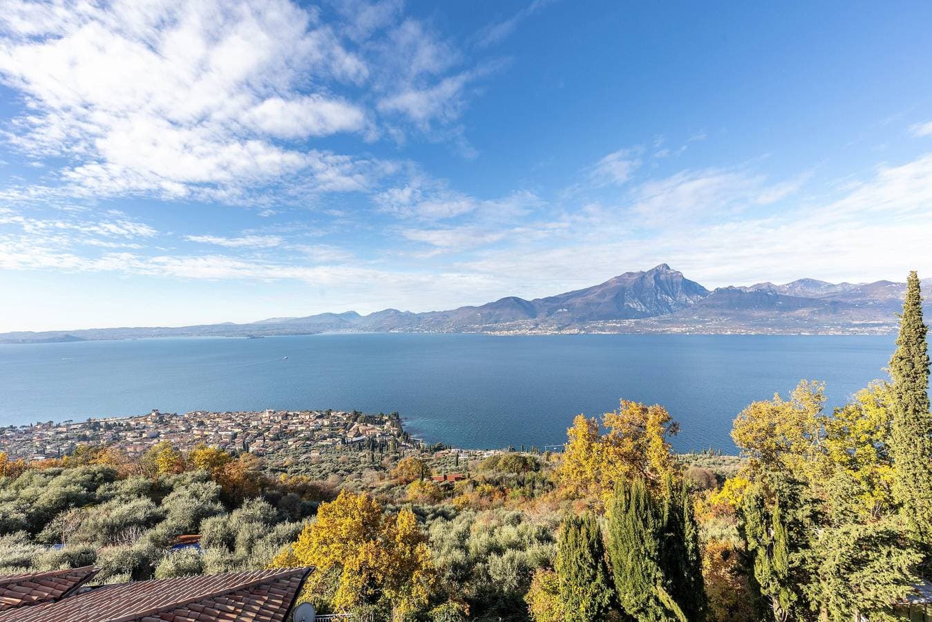 Foto 2 von 31: Ferienwohnung 'Casa Serena' mit Seeblick, WLAN und Klimaanlage