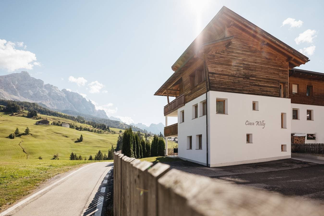 Foto 4 von 26: Ferienwohnung "Ciasa Willy Lavarella" mit Bergblick & WLAN